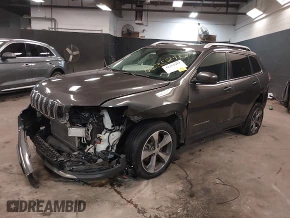 ✅ 2019 Jeep Cherokee Limited • VIN: 1C4PJLDB0KD427571 • Лот: 42352453. Опубликован ранее на IAAI с пробегом 87 216 миль. Бесплатный доступ к архиву аукционных продаж из США и подробный отчёт об истории автомобиля на DreamBid. Изображение 18.