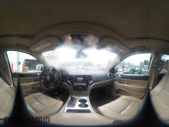 ✅ 2017 Jeep Grand Cherokee Limited • VIN: 1C4RJEBG4HC765329 • Lot: 42008297. Wystawiony na IAAI z przebiegiem 194 607 mil. Bezpłatny archiwum sprzedaży aukcyjnych z USA i szczegółowy raport historii pojazdu na DreamBid. Zdjęcie 18.