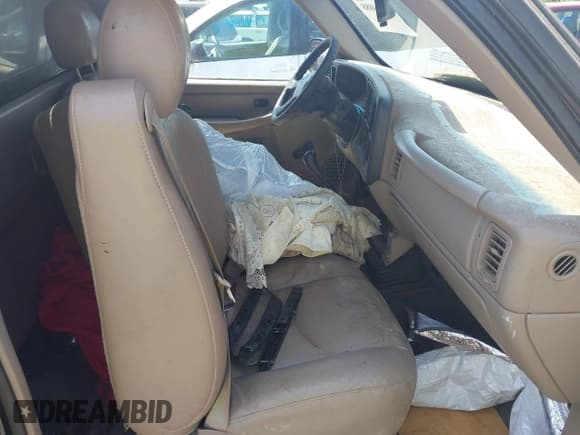 ✅ 2005 Chevrolet Silverado 1500 Work Truck • VIN: 1GCEC14X75Z145436 • Лот: 42414088. Опубликован ранее на IAAI с пробегом 181 641 миль. Бесплатный доступ к архиву аукционных продаж из США и подробный отчёт об истории автомобиля на DreamBid. Изображение 5.