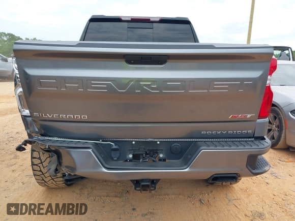 ✅ 2021 Chevrolet Silverado 1500 RST • VIN: 1GCUYEEL1MZ182884 • Lot: 42109846. Wystawiony na IAAI z przebiegiem 60 270 mil. Bezpłatny archiwum sprzedaży aukcyjnych z USA i szczegółowy raport historii pojazdu na DreamBid. Zdjęcie 16.