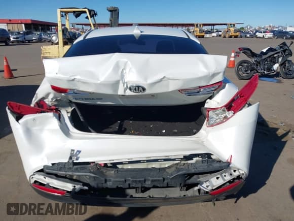 ✅ 2017 Kia Optima LX • VIN: KNAGT4L35H5179327 • Lot: 43512591. Listed on IAAI with 130,766 mi. Free auction sales archive from the USA and detailed vehicle history report at DreamBid. Image 17.