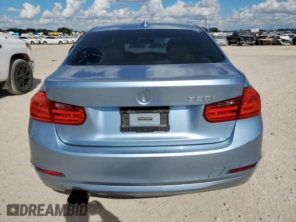 ✅ 2012 BMW 3 Series 328i • VIN: WBA3A5G52CNP16797 • Lot: 81449375. Wystawiony na Copart z przebiegiem 64 435 mil. Bezpłatny archiwum sprzedaży aukcyjnych z USA i szczegółowy raport historii pojazdu na DreamBid. Zdjęcie 6.