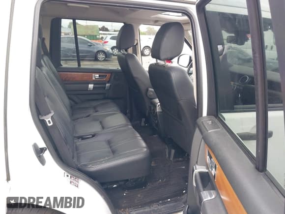 ✅ 2014 Land Rover LR4 HSE • VIN: SALAG2V67EA728353 • Лот: 43431720. Опубликован ранее на IAAI с пробегом 116 954 миль. Бесплатный доступ к архиву аукционных продаж из США и подробный отчёт об истории автомобиля на DreamBid. Изображение 8.