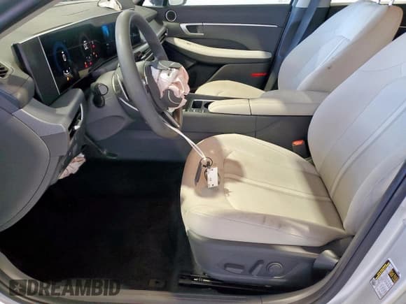 ✅ 2025 Hyundai Sonata SEL • VIN: KMHL64JA4SA454898 • Лот: 90748365. Опубликован ранее на Copart с пробегом 19 676 миль. Бесплатный доступ к архиву аукционных продаж из США и подробный отчёт об истории автомобиля на DreamBid. Изображение 7.