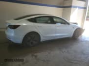 ✅ 2019 Tesla Model 3 Mid Range • VIN: 5YJ3E1EA5KF483883 • Lot: 85265795. Wystawiony na Copart z przebiegiem Nie podano. Bezpłatny archiwum sprzedaży aukcyjnych z USA i szczegółowy raport historii pojazdu na DreamBid. Zdjęcie 3.