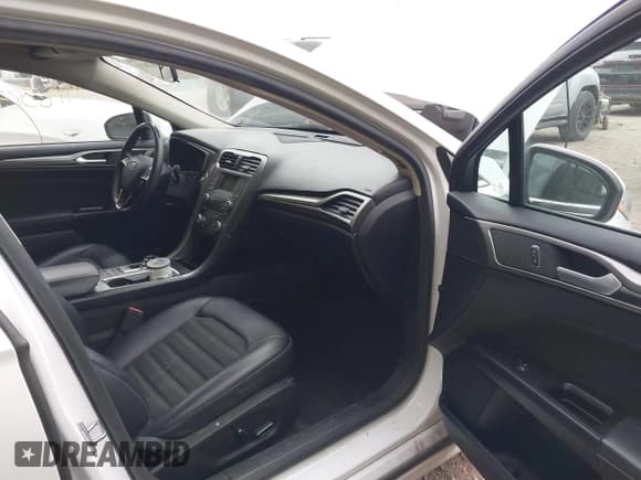 ✅ 2017 Ford Fusion Hybrid SE • VIN: 3FA6P0LU6HR182664 • Lot: 43542611. Listed on IAAI with 118,527 mi. Free auction sales archive from the USA and detailed vehicle history report at DreamBid. Image 5.