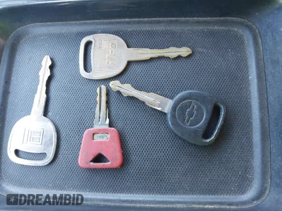 ✅ 2005 Chevrolet Silverado 2500HD Work Truck • VIN: 1GBHC24U55E306015 • Лот: 43353745. Опубликован ранее на IAAI с пробегом 107 546 миль. Бесплатный доступ к архиву аукционных продаж из США и подробный отчёт об истории автомобиля на DreamBid. Изображение 11.