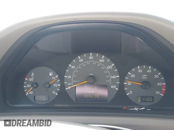 ✅ 2002 Mercedes-Benz CLK 320/430 • VIN: WDBLK70G92T108548 • Lot: 41848186. Listed on IAAI with 89,230 mi. Free auction sales archive from the USA and detailed vehicle history report at DreamBid. Image 7.