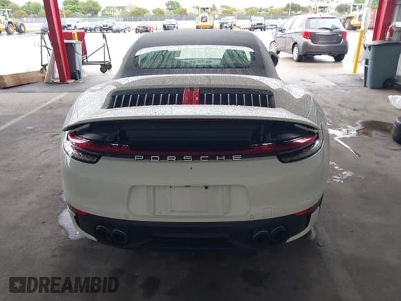 ✅ 2024 Porsche 911 Carrera • VIN: WP0CA2A90RS238404 • Lot: 42182425. Wystawiony na IAAI z przebiegiem 1 994 mil. Bezpłatny archiwum sprzedaży aukcyjnych z USA i szczegółowy raport historii pojazdu na DreamBid. Zdjęcie 17.