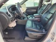 ✅ 2016 Dodge Durango R/T • VIN: 1C4SDHCT4GC394452 • Lot: 80479235. Wystawiony na Copart z przebiegiem 116 618 mil. Bezpłatny archiwum sprzedaży aukcyjnych z USA i szczegółowy raport historii pojazdu na DreamBid. Zdjęcie 7.