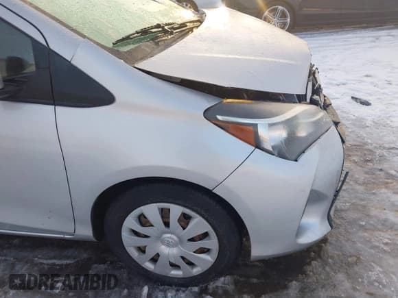 ✅ 2015 Toyota Yaris L • VIN: VNKJTUD36FA036518 • Лот: 41233406. Опубликован ранее на IAAI с пробегом 138 481 миль. Бесплатный доступ к архиву аукционных продаж из США и подробный отчёт об истории автомобиля на DreamBid. Изображение 17.