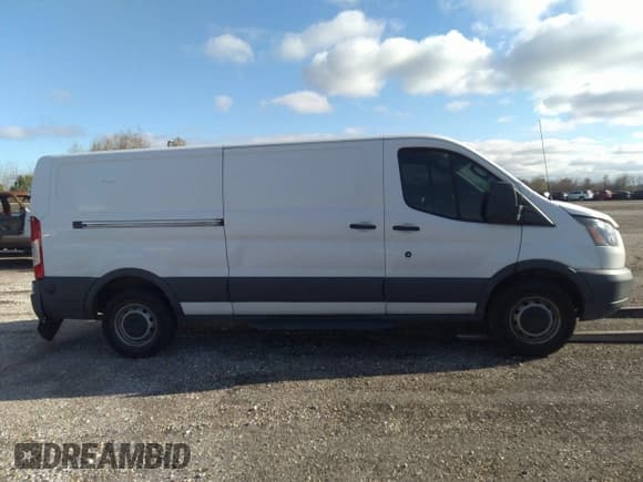 ✅ 2018 Ford Transit • VIN: 1FTYR2YM8JKB11512 • Lot: 41594917. Wystawiony na IAAI z przebiegiem 107 015 mil. Bezpłatny archiwum sprzedaży aukcyjnych z USA i szczegółowy raport historii pojazdu na DreamBid. Zdjęcie 13.