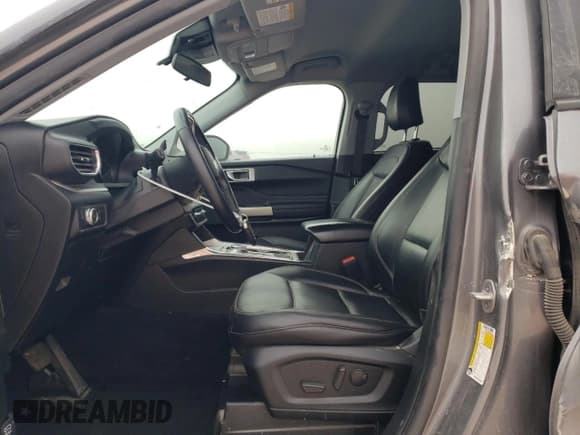 ✅ 2021 Ford Explorer XLT • VIN: 1FMSK7DH2MGC39148 • Lot: 44561415. Wystawiony na Copart z przebiegiem Nie podano. Bezpłatny archiwum sprzedaży aukcyjnych z USA i szczegółowy raport historii pojazdu na DreamBid. Zdjęcie 7.