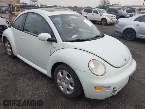 ✅ 2002 Volkswagen Beetle GLS • VIN: 3VWCK21C62M457825 • Lot: 42284650. Listed on IAAI with 86,368 mi. Free auction sales archive from the USA and detailed vehicle history report at DreamBid. Image 1.