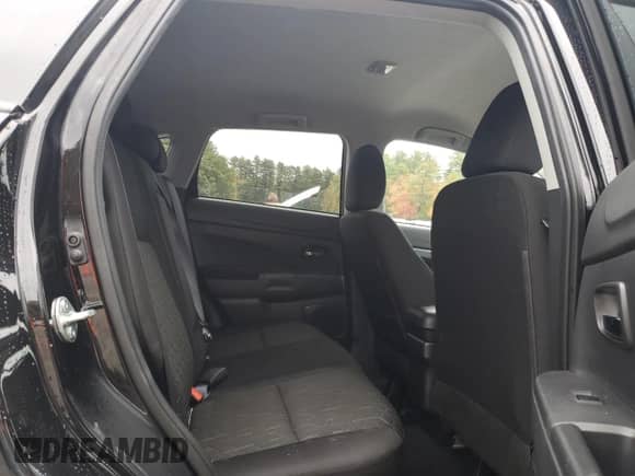 2024 Mitsubishi Outlander S z VIN JA4ARUAU5RU012440, wystawiony jako Copart lot #85601625 z przebiegiem 27 697 mil mil oraz Szkoda całkowita • Salvage title. Historia ofert i sprzedaży dostępna na DreamBid. Obrazek 11.