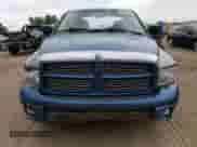 2005 Dodge 1500 SLT z VIN 1D7HU18N45J611945, wystawiony jako Copart lot #64066864 z przebiegiem 128 874 mil mil oraz Czysty tytuł • Clean title. Historia ofert i sprzedaży dostępna na DreamBid. Obrazek 5.
