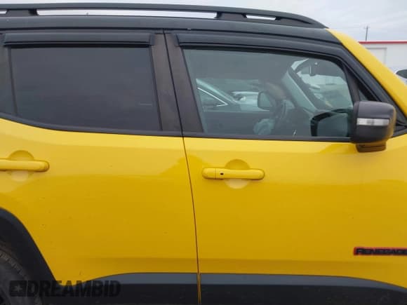 ✅ 2018 Jeep Renegade Trailhawk • VIN: ZACCJBCB6JPH00488 • Lot: 41506065. Wystawiony na IAAI z przebiegiem 75 370 mil. Bezpłatny archiwum sprzedaży aukcyjnych z USA i szczegółowy raport historii pojazdu na DreamBid. Zdjęcie 13.