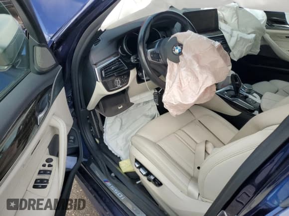 ✅ 2018 BMW 5 Series M550i xDrive • VIN: WBAJB9C58JB286290 • Лот: 82513785. Опубликован ранее на Copart с пробегом Не указан. Бесплатный доступ к архиву аукционных продаж из США и подробный отчёт об истории автомобиля на DreamBid. Изображение 8.