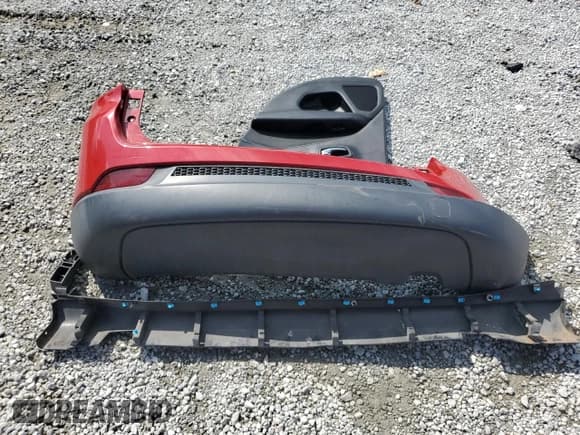 ✅ 2018 Jeep Compass Latitude • VIN: 3C4NJCBB5JT468555 • Lot: 64379375. Wystawiony na Copart z przebiegiem 73 292 mil. Bezpłatny archiwum sprzedaży aukcyjnych z USA i szczegółowy raport historii pojazdu na DreamBid. Zdjęcie 13.