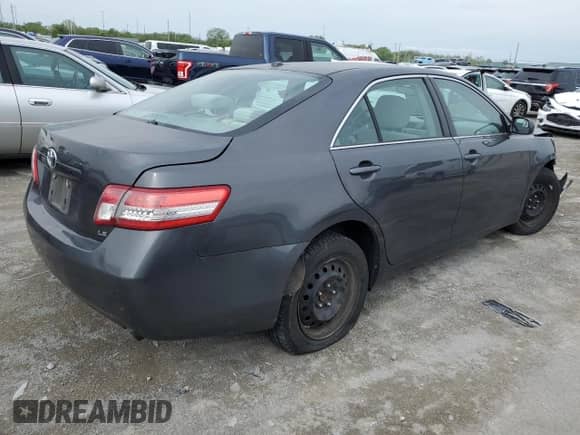 2011 Toyota Camry LE с VIN 4T1BF3EK2BU142330, выставлен на аукционе Copart как лот 59974944 с пробегом Не указан миль и Списание • Salvage title. История ставок и продаж доступна на DreamBid. Изображение 3.