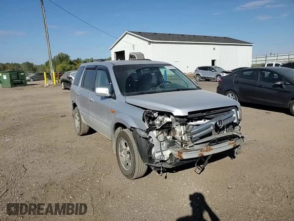 ✅ 2019 Toyota Highlander XLE • VIN: 5TDJZRFH1KS701478 • Лот: 82207445. Опубликован ранее на Copart с пробегом 95 648 миль. Бесплатный доступ к архиву аукционных продаж из США и подробный отчёт об истории автомобиля на DreamBid. Изображение 15.