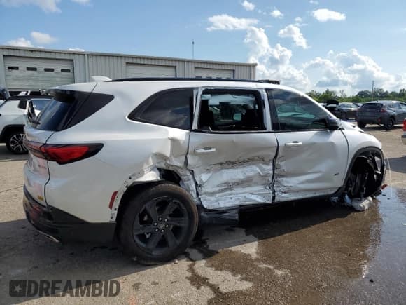 ✅ 2025 Buick Enclave Sport Touring • VIN: 5GAERBRS7SJ112241 • Лот: 67763045. Опубликован ранее на Copart с пробегом 10 503 миль. Бесплатный доступ к архиву аукционных продаж из США и подробный отчёт об истории автомобиля на DreamBid. Изображение 3.