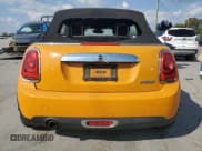 ✅ 2018 MINI Convertible Cooper • VIN: WMWWG5C58J3C68756 • Lot: 80652075. Wystawiony na Copart z przebiegiem 163 042 mil. Bezpłatny archiwum sprzedaży aukcyjnych z USA i szczegółowy raport historii pojazdu na DreamBid. Zdjęcie 6.