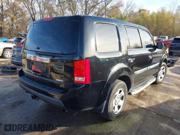 ✅ 2011 Honda Pilot LX • VIN: 5FNYF4H21BB073333 • Lot: 43653703. Listed on IAAI with Not provided. Free auction sales archive from the USA and detailed vehicle history report at DreamBid. Image 4.