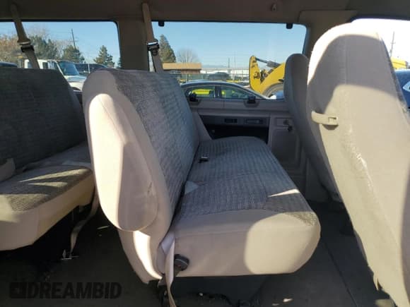 ✅ 2002 Ford Econoline Passenger XL • VIN: 1FBSS31L52HA44517 • Лот: 42819185. Опубликован ранее на Copart с пробегом 148 064 миль. Бесплатный доступ к архиву аукционных продаж из США и подробный отчёт об истории автомобиля на DreamBid. Изображение 11.