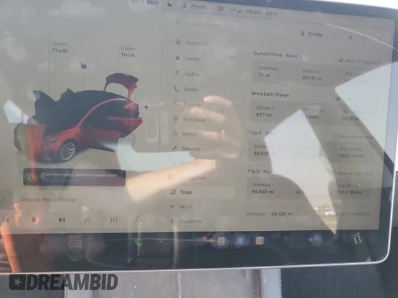 ✅ 2022 Tesla Model 3 • VIN: 5YJ3E1EA0NF304413 • Lot: 60569015. Wystawiony na Copart z przebiegiem 84 530 mil. Bezpłatny archiwum sprzedaży aukcyjnych z USA i szczegółowy raport historii pojazdu na DreamBid. Zdjęcie 9.