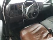 ✅ 2003 Chevrolet Silverado 2500 Work Truck • VIN: 1GCGC24U53Z261302 • Лот: 82182565. Опубликован ранее на Copart с пробегом 330 846 миль. Бесплатный доступ к архиву аукционных продаж из США и подробный отчёт об истории автомобиля на DreamBid. Изображение 8.