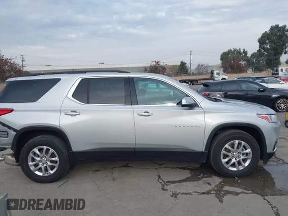 ✅ 2021 Chevrolet Traverse LT Cloth • VIN: 1GNEVMKW3MJ221129 • Lot: 41149105. Wystawiony na IAAI z przebiegiem 35 104 mil. Bezpłatny archiwum sprzedaży aukcyjnych z USA i szczegółowy raport historii pojazdu na DreamBid. Zdjęcie 14.