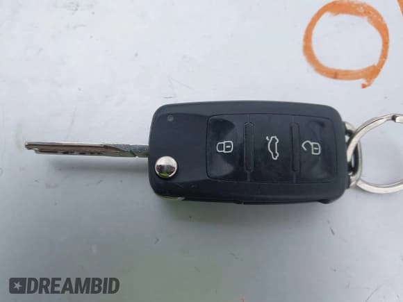 ✅ 2013 Volkswagen Jetta Autobahn • VIN: 3VW4A7AJ5DM273496 • Лот: 41984431. Опубликован ранее на IAAI с пробегом 86 788 миль. Бесплатный доступ к архиву аукционных продаж из США и подробный отчёт об истории автомобиля на DreamBid. Изображение 11.