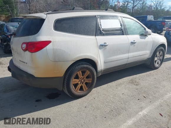 ✅ 2011 Chevrolet Traverse 2LT • VIN: 1GNKVJED0BJ108036 • Lot: 43703538. Listed on IAAI with 199,953 mi. Free auction sales archive from the USA and detailed vehicle history report at DreamBid. Image 4.