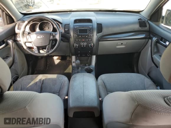 ✅ 2012 Kia Sorento LX • VIN: 5XYKTCA65CG243788 • Lot: 70945245. Listed on Copart with 158,914 mi. Free auction sales archive from the USA and detailed vehicle history report at DreamBid. Image 8.