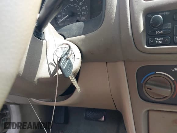 ✅ 1999 Toyota Corolla VE • VIN: 1NXBR12E6XZ251505 • Lot: 42480435. Listed on IAAI with 178,568 mi. Free auction sales archive from the USA and detailed vehicle history report at DreamBid. Image 11.