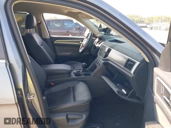 ✅ 2021 Volkswagen Atlas SE • VIN: 1V2HR2CA8MC566127 • Лот: 43166878. Опубликован ранее на IAAI с пробегом 88 602 миль. Бесплатный доступ к архиву аукционных продаж из США и подробный отчёт об истории автомобиля на DreamBid. Изображение 5.