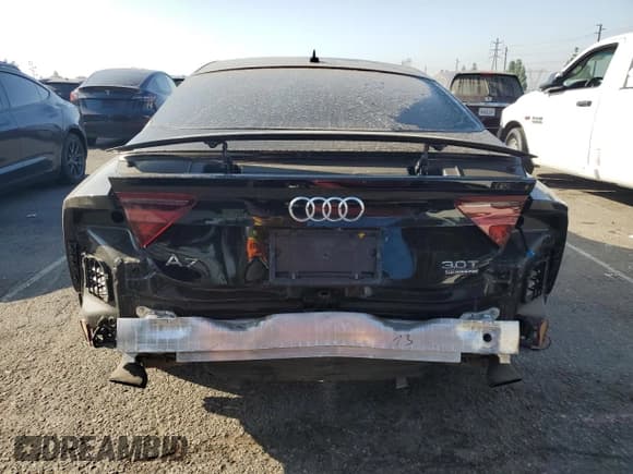 ✅ 2017 Audi A7 Prestige • VIN: WAU22AFC4HN026168 • Лот: 71725635. Опубликован ранее на Copart с пробегом Не указан. Бесплатный доступ к архиву аукционных продаж из США и подробный отчёт об истории автомобиля на DreamBid. Изображение 6.