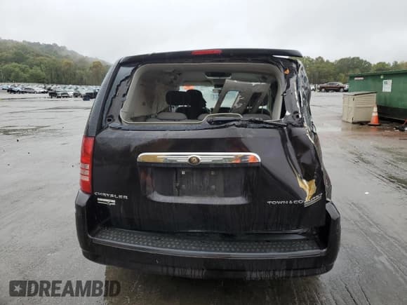 ✅ 2010 Chrysler Town & Country LX • VIN: 2A4RR2D13AR357136 • Lot: 84025525. Wystawiony na Copart z przebiegiem 85 058 mil. Bezpłatny archiwum sprzedaży aukcyjnych z USA i szczegółowy raport historii pojazdu na DreamBid. Zdjęcie 6.