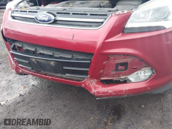 ✅ 2013 Ford Escape Titanium • VIN: 1FMCU9J98DUC21388 • Lot: 43633600. Wystawiony na IAAI z przebiegiem 185 764 mil. Bezpłatny archiwum sprzedaży aukcyjnych z USA i szczegółowy raport historii pojazdu na DreamBid. Zdjęcie 6.