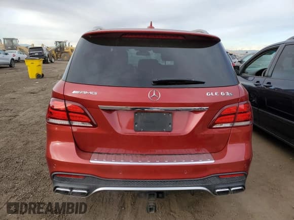 ✅ 2016 Mercedes-Benz GLE 63 S AMG • VIN: 4JGDA7FB8GA695540 • Lot: 86668694. Wystawiony na Copart z przebiegiem 62 580 mil. Bezpłatny archiwum sprzedaży aukcyjnych z USA i szczegółowy raport historii pojazdu na DreamBid. Zdjęcie 6.