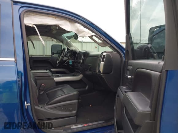 ✅ 2015 Chevrolet Silverado 2500HD LTZ • VIN: 1GC1KWE84FF545303 • Lot: 43327592. Wystawiony na IAAI z przebiegiem 148 742 mil. Bezpłatny archiwum sprzedaży aukcyjnych z USA i szczegółowy raport historii pojazdu na DreamBid. Zdjęcie 5.