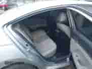 2017 Hyundai Elantra SE z VIN 5NPD74LF0HH112008, wystawiony jako IAAI lot #43285389 z przebiegiem 230 554 mil mil oraz . Historia ofert i sprzedaży dostępna na DreamBid. Obrazek 8.