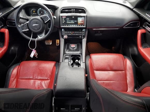 ✅ 2018 Jaguar F-Pace 30t R-Sport • VIN: SADCL2GXXJA285583 • Lot: 42255625. Listed on Copart with 121,786 mi. Free auction sales archive from the USA and detailed vehicle history report at DreamBid. Image 8.