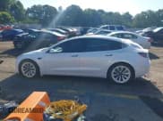 ✅ 2021 Tesla Model 3 Long Range • VIN: 5YJ3E1EB6MF053498 • Lot: 42249301. Wystawiony na IAAI z przebiegiem 36 275 mil. Bezpłatny archiwum sprzedaży aukcyjnych z USA i szczegółowy raport historii pojazdu na DreamBid. Zdjęcie 13.