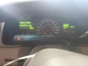 ✅ 2002 Lincoln Town Car Signature • VIN: 1LNHM82WX2Y636139 • Lot: 80075105. Wystawiony na Copart z przebiegiem 95 597 mil. Bezpłatny archiwum sprzedaży aukcyjnych z USA i szczegółowy raport historii pojazdu na DreamBid. Zdjęcie 9.