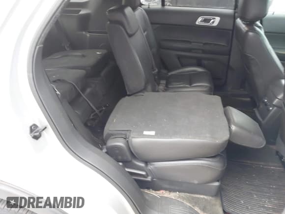 ✅ 2013 Ford Explorer XLT • VIN: 1FM5K8D81DGC08833 • Lot: 43722861. Wystawiony na IAAI z przebiegiem 131 530 mil. Bezpłatny archiwum sprzedaży aukcyjnych z USA i szczegółowy raport historii pojazdu na DreamBid. Zdjęcie 8.