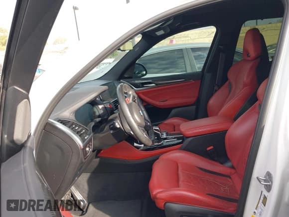 ✅ 2021 BMW X3 M • VIN: 5YMTS0C03M9E99584 • Lot: 43667645. Wystawiony na IAAI z przebiegiem 42 536 mil. Bezpłatny archiwum sprzedaży aukcyjnych z USA i szczegółowy raport historii pojazdu na DreamBid. Zdjęcie 5.