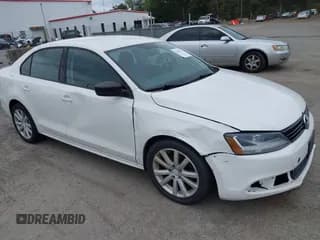 ✅ 2012 Volkswagen Jetta S • VIN: 3VW2K7AJXCM389327 • Лот: 43174215. Опубликован ранее на IAAI с пробегом Не указан. Бесплатный доступ к архиву аукционных продаж из США и подробный отчёт об истории автомобиля на DreamBid. Изображение 1.