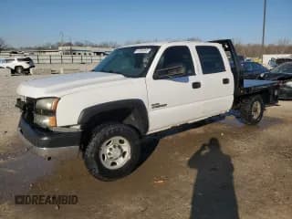 ✅ 2006 Chevrolet Silverado 2500HD Work Truck • VIN: 1GCHC23D06F198668 • Лот: 47685345. Опубликован ранее на Copart с пробегом 382 158 миль. Бесплатный доступ к архиву аукционных продаж из США и подробный отчёт об истории автомобиля на DreamBid. Изображение 1.